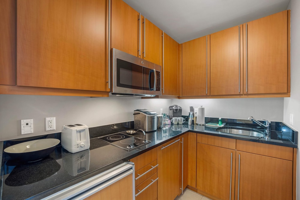 1435 Brickell Ave #3004