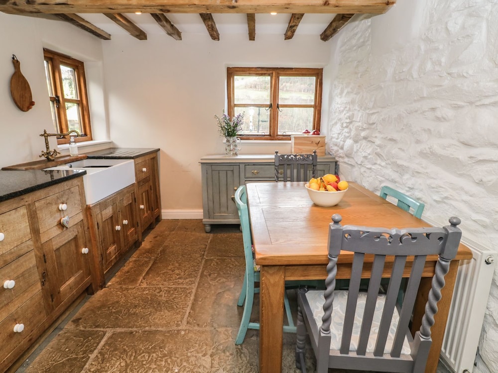 Tan Y Garth Cottage view 3