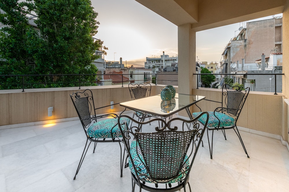 Ipelhome Plaka Boutique Apartments