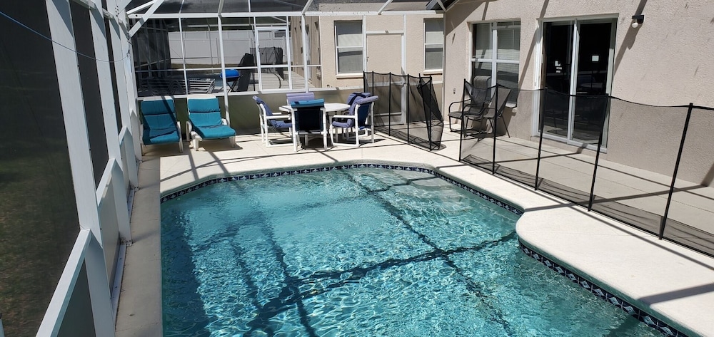 HL740BD 4 Bedroom Villa in Hampton Lakes 4 Home