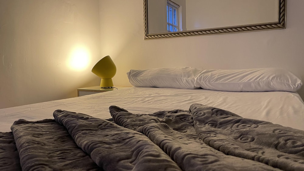 Lovely Flat Near Train Station and Central London
