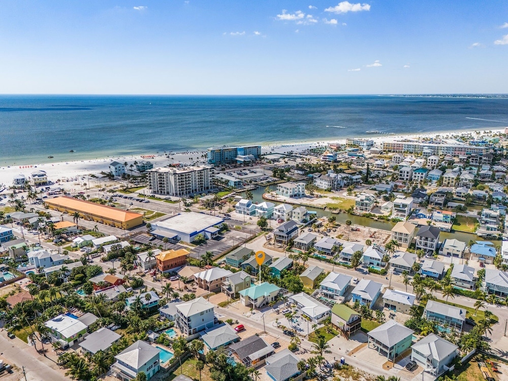 241 Miramar Waves: 3br W/ Heated Pool 3 Bedroom Home