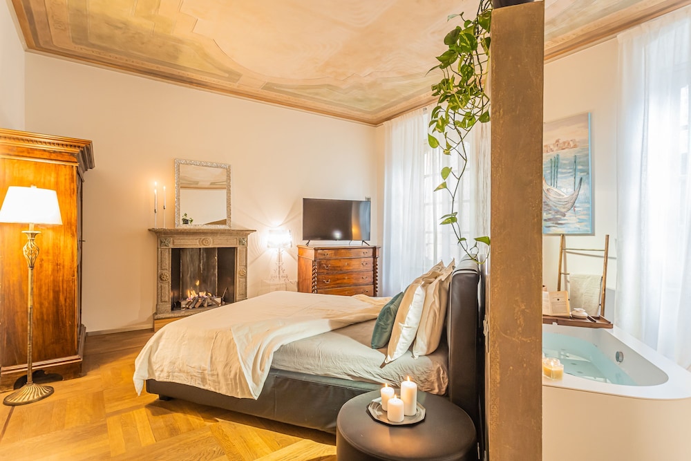 Rovelli 41 in Como With 2 Bedrooms and 3 Bathrooms
