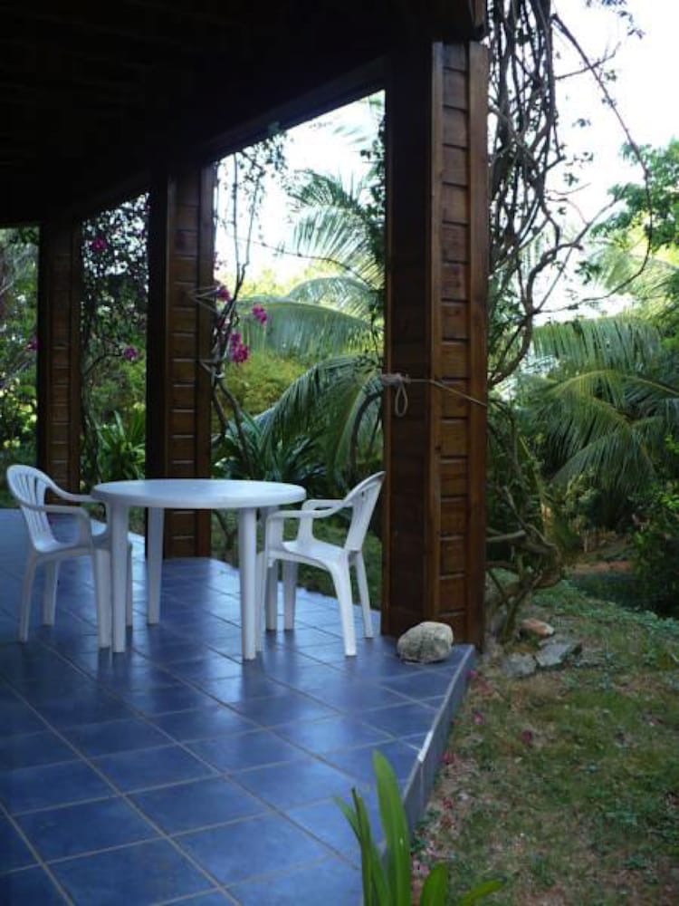 Roatan Bed & Breakfast Apartments
