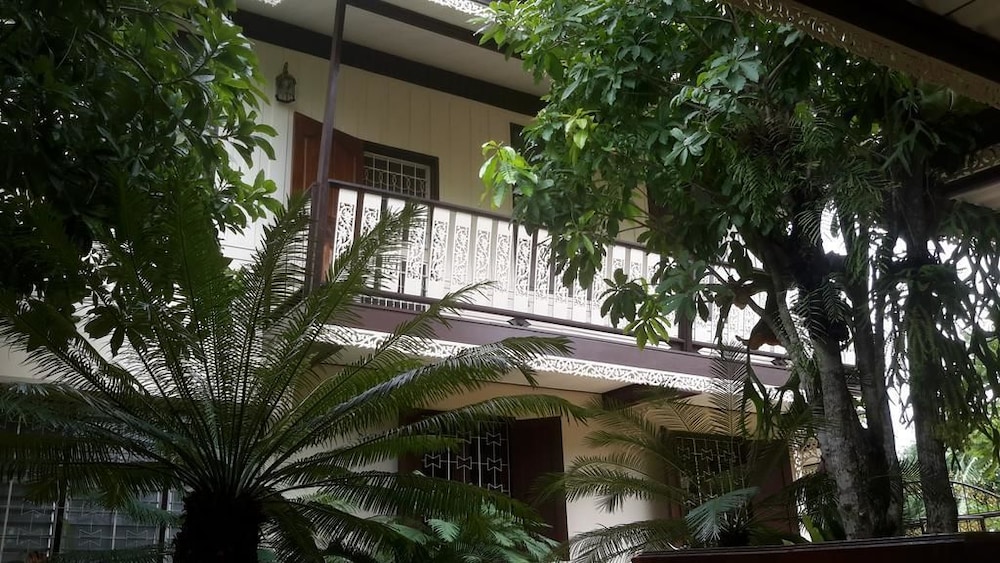 Maliwan Holiday Home