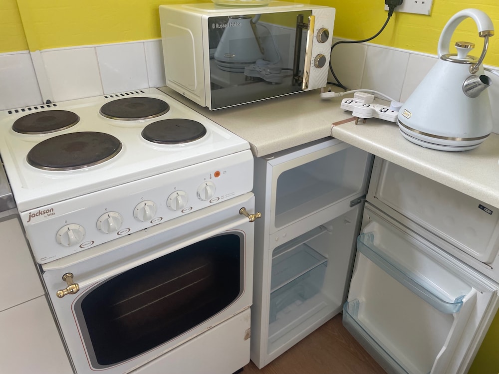 4 Guests - Pet Friendly - Chalet Beach Home Chapel