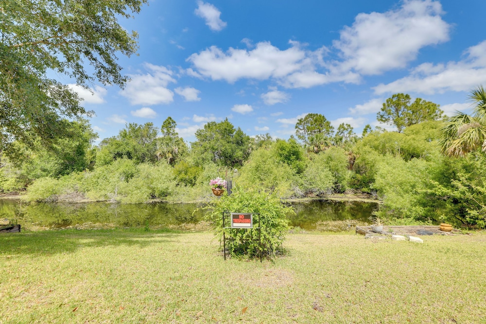 Screened Patio & Canal Views: Home in North Port!