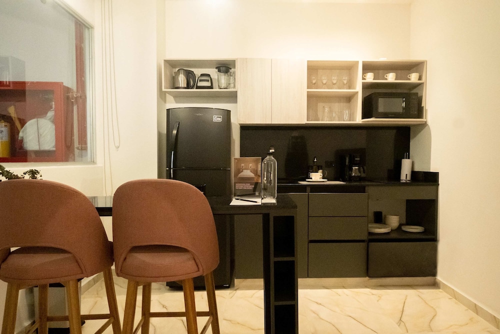 w Homely 1BR w AC Near Ciudad Amurallada