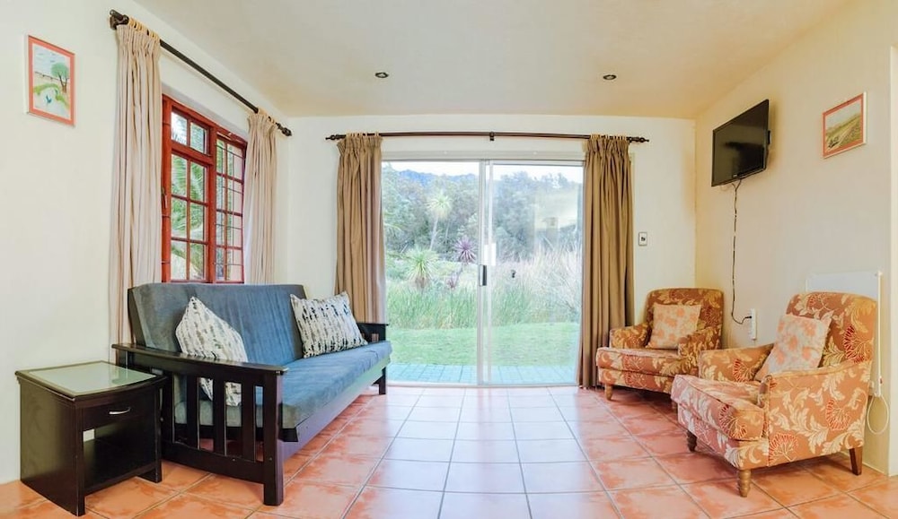 Kingfisher Hollow Exclusive Guest House