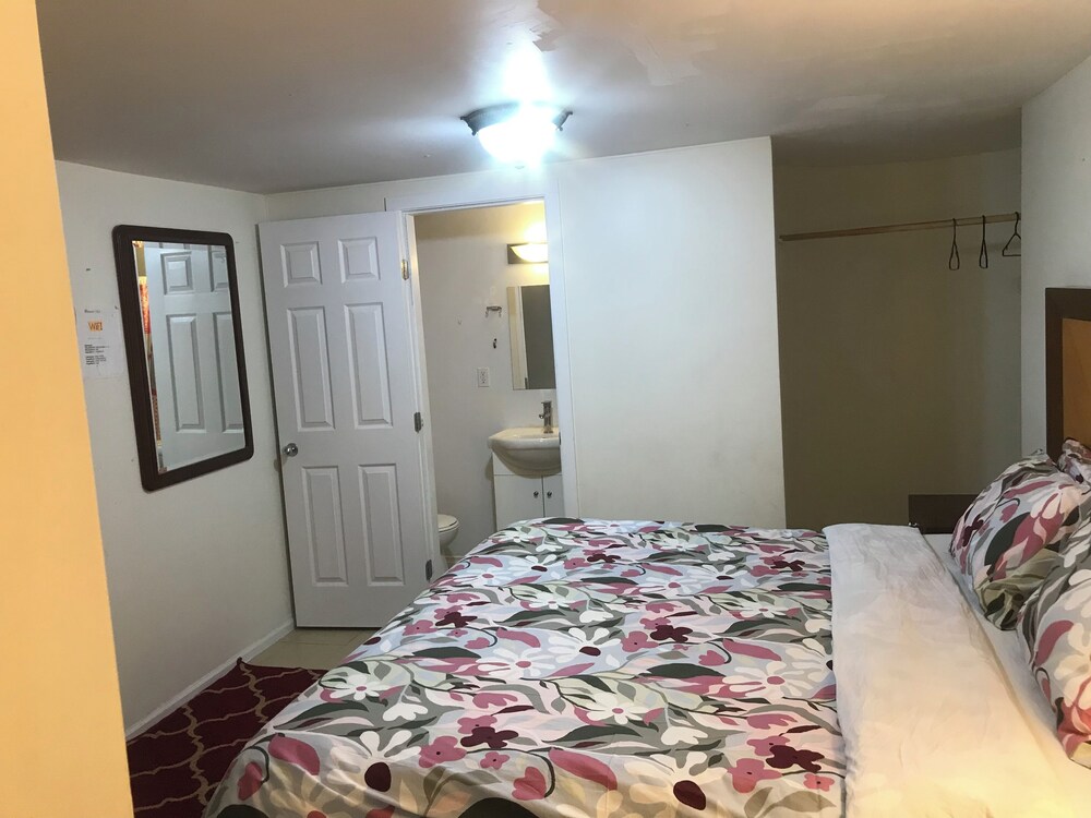 West Broadway guesthouse - Image 5