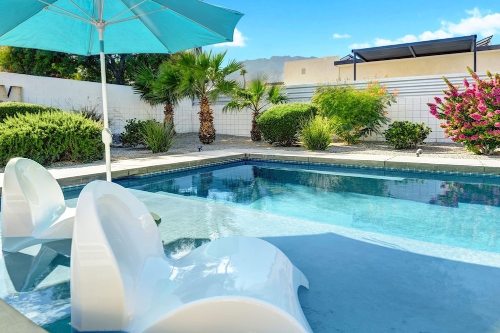 Biskra by Avantstay Classic Palm Springs Getaway W Outdoor Living Pool Permit 4869