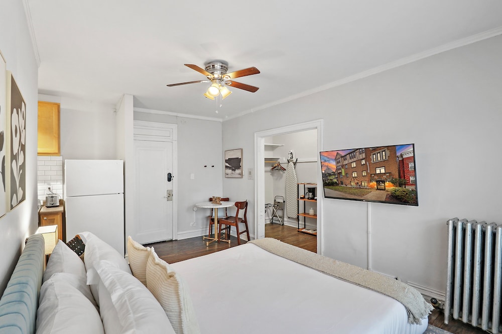Cozy Charm Studio Apt - Kenwood 205