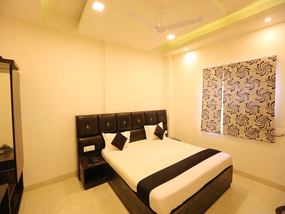 OYO Rooms 158 Gomti Nagar Kathota Jheel