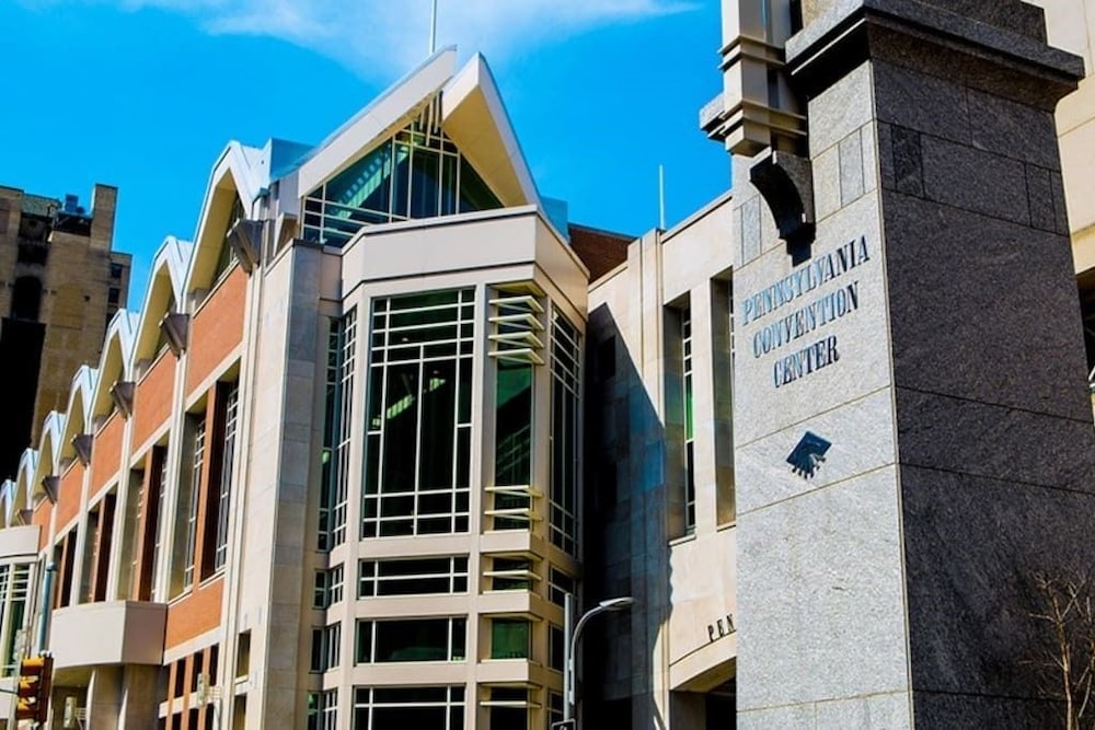 Hotel Fairmount Guest House - Image 1