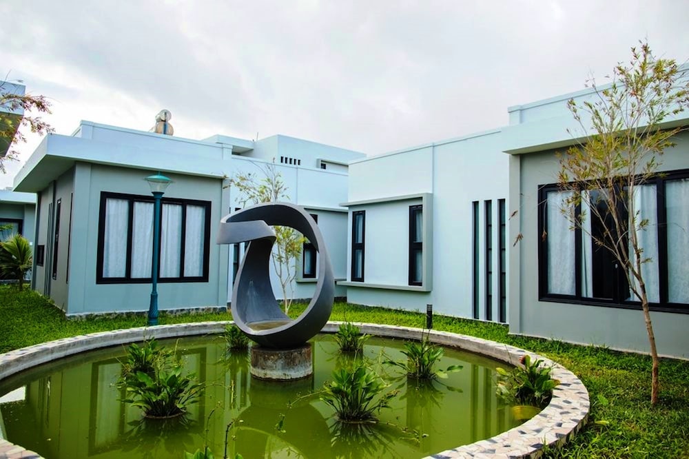 Van Nguyen Minihouse