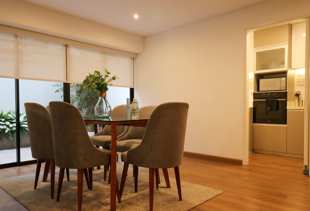 w Monochromatic 2BR w Terrace in Miraflores