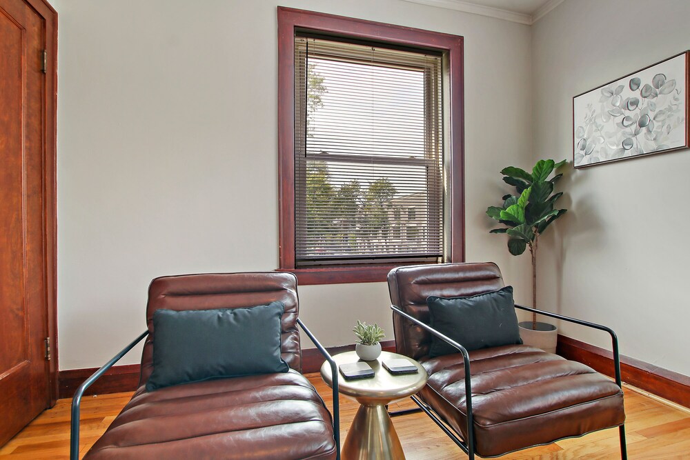 Prime 1BR Apt - Cullom F2