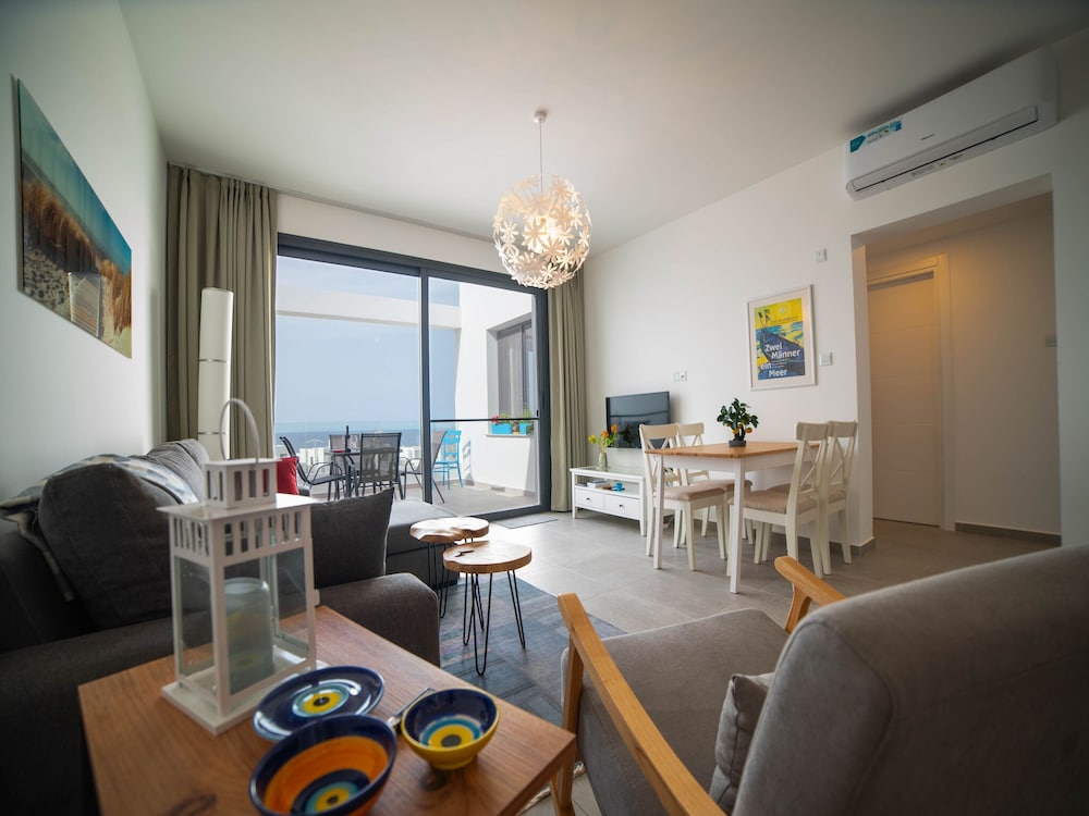 Homely and Convenient Apartment With Lovely sea View