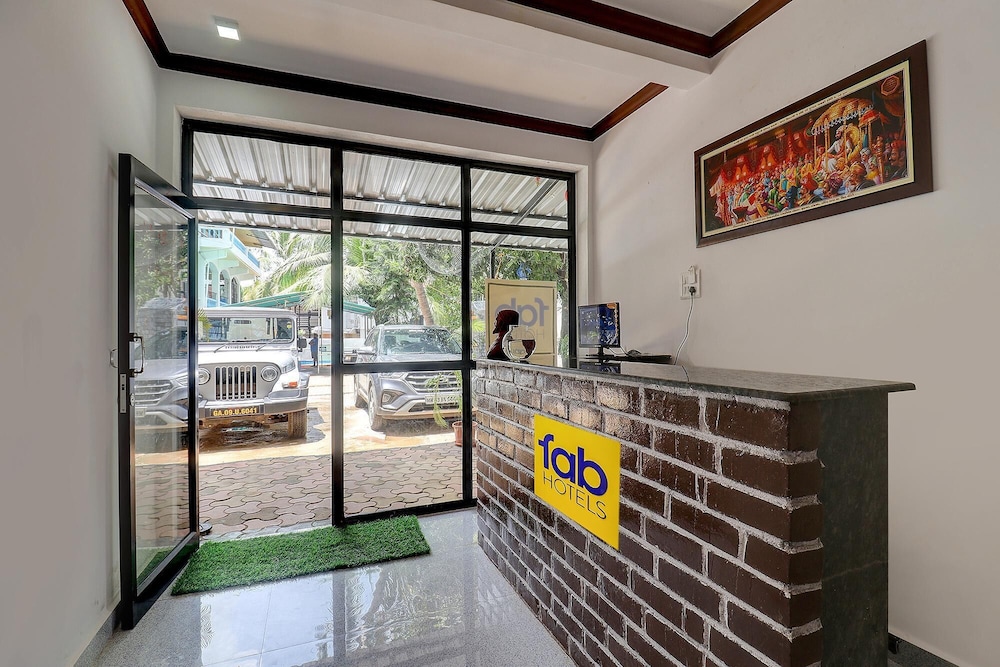 Fabhotel Zelosena