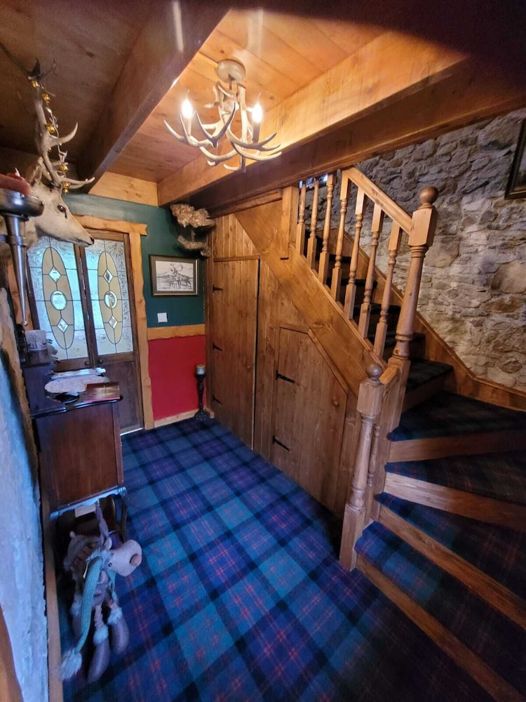 Traditional 2-bed Cottage in Dalry