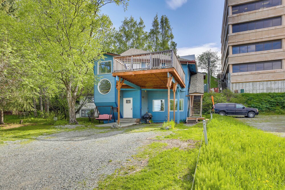 Coastal-view Apartment Near Downtown Anchorage!