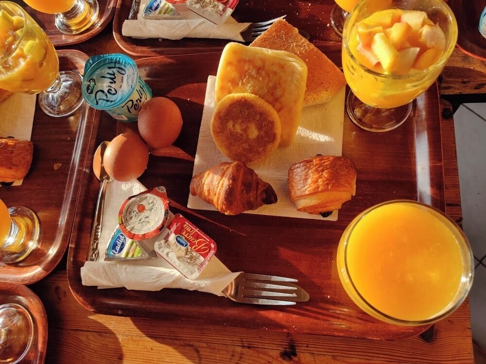 sunrise auberge