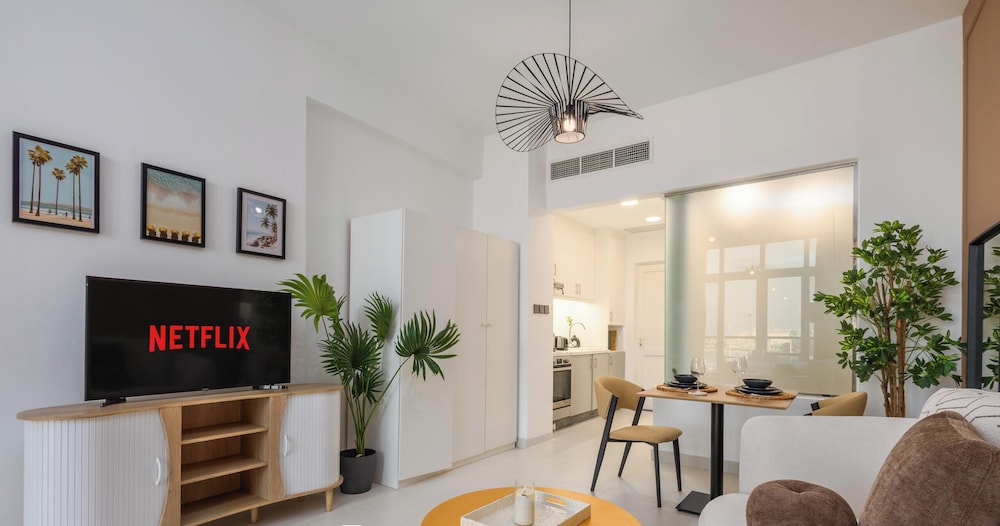 LUX The Palm View Studio