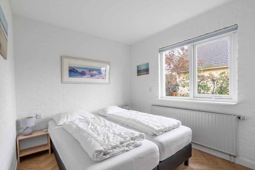 Modernly Furnished Holiday Home for 6 People
