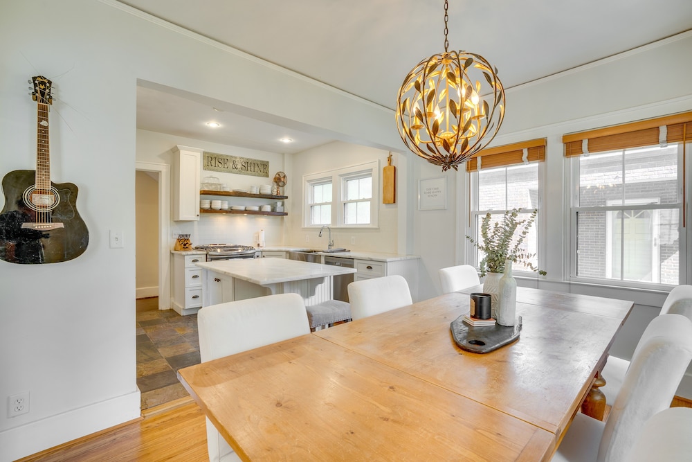 Charming Louisville Retreat w/ Patio & Fireplace!