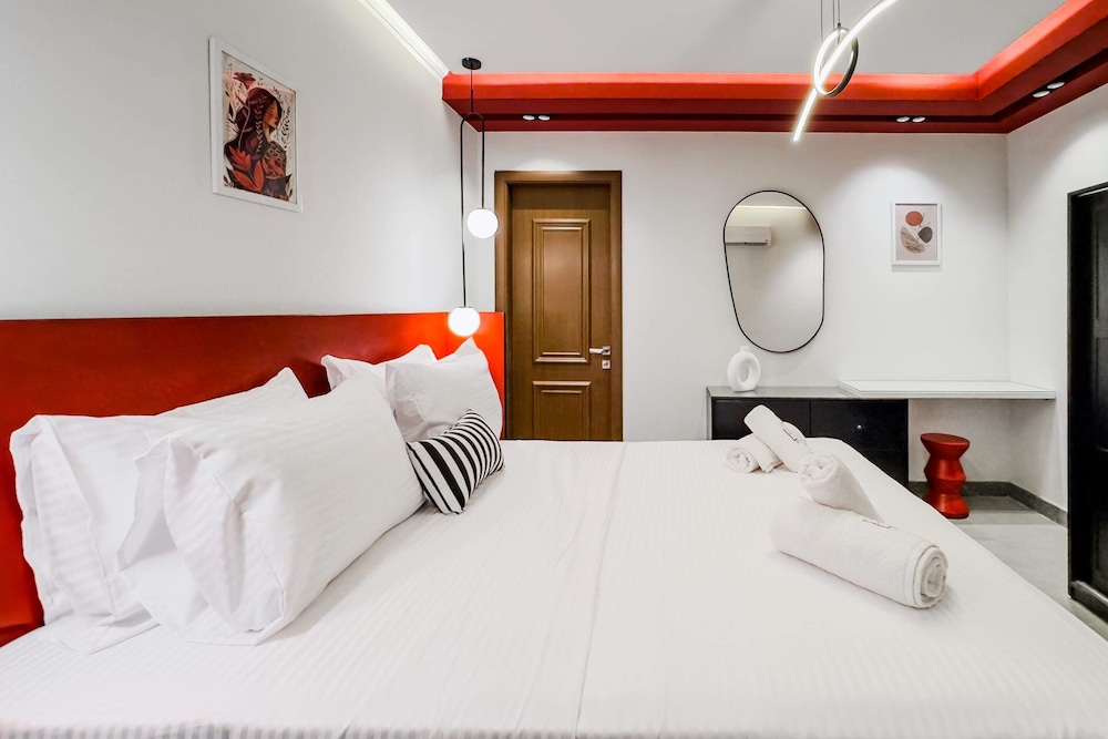 Ample & Artistic 2bdr Apt. 5 min to CAI Airport