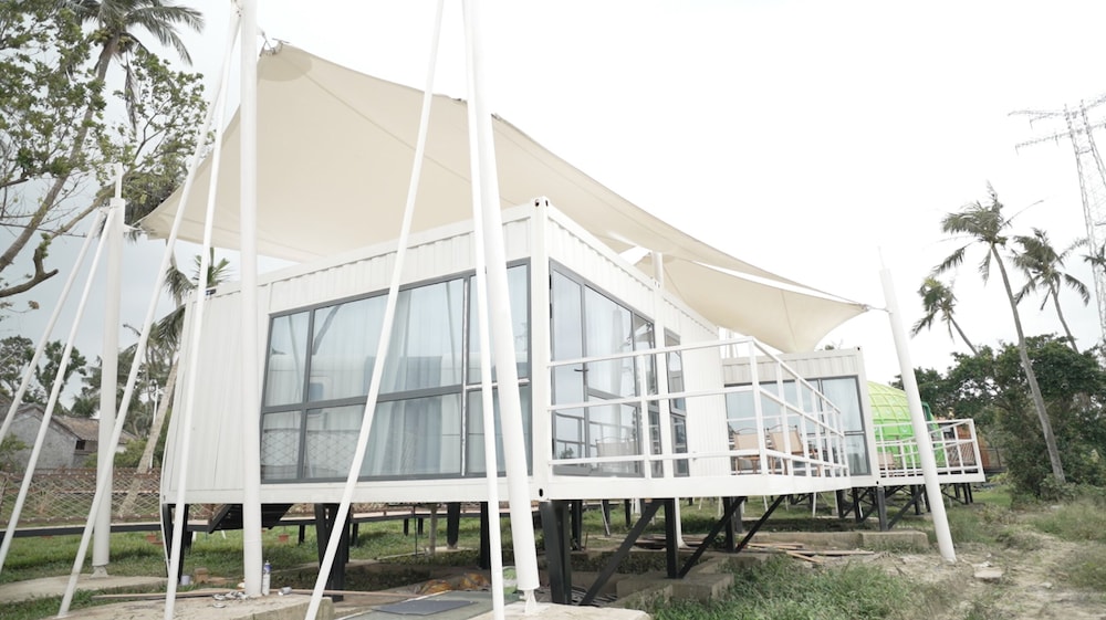 Unicorn Rocket Resort