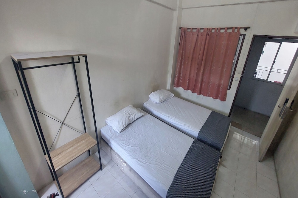 Sukhum Mega Bangna Guest House