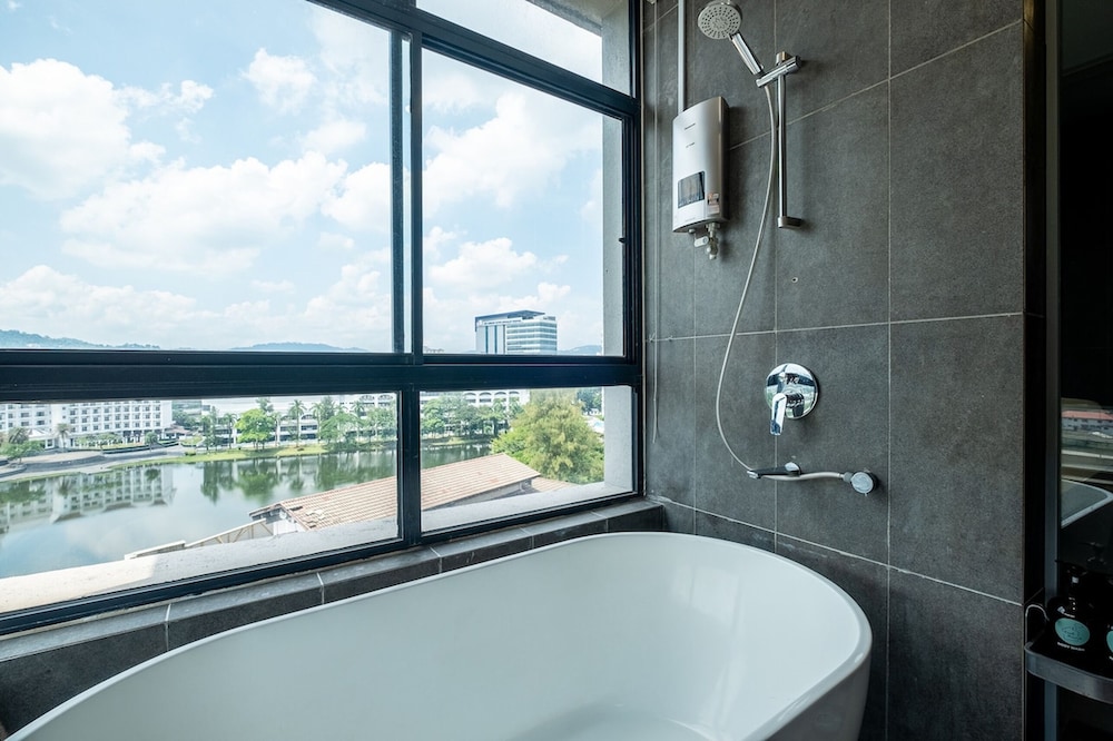 Astoria Ampang Condotel by Emily in Town