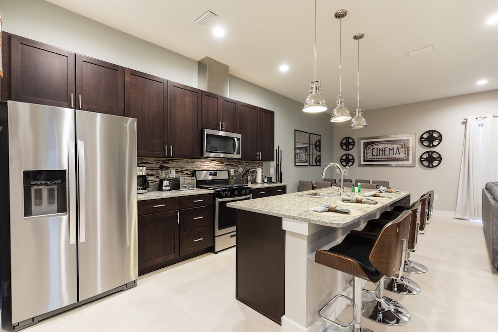 Summerville Vacation Homes by Columbia Management