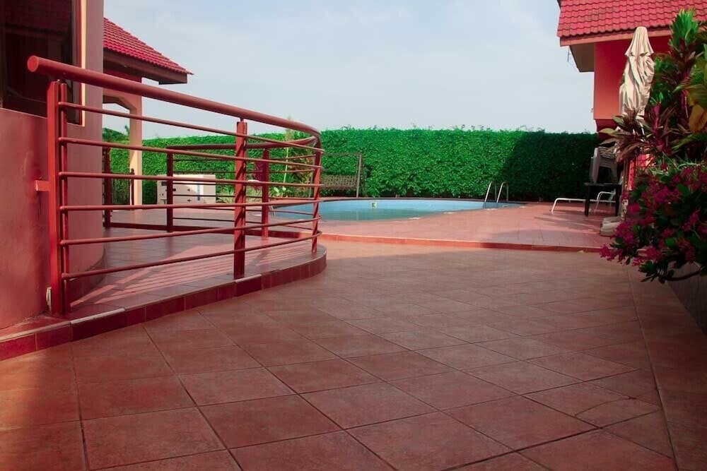 Ponderosa Travel Lodge