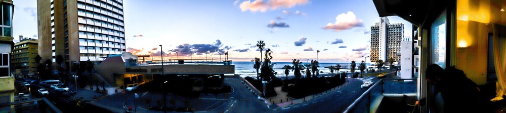 Panoramic Ocean View 1 min From the Sea