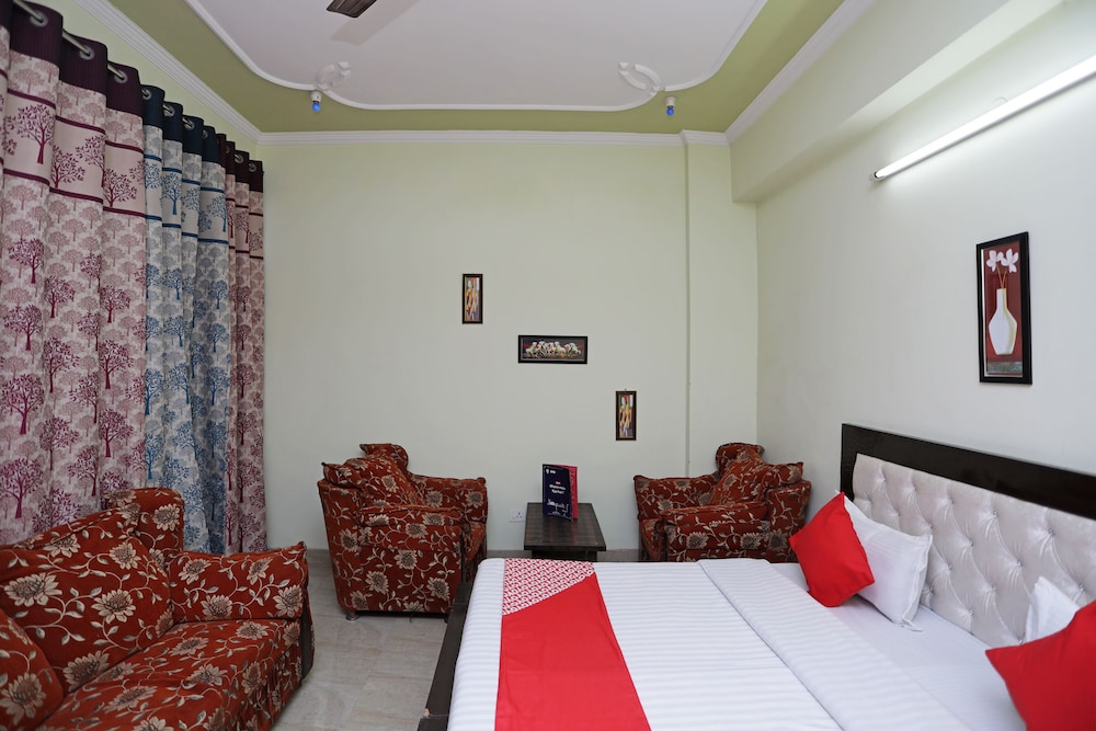 OYO 12502 City Hotel