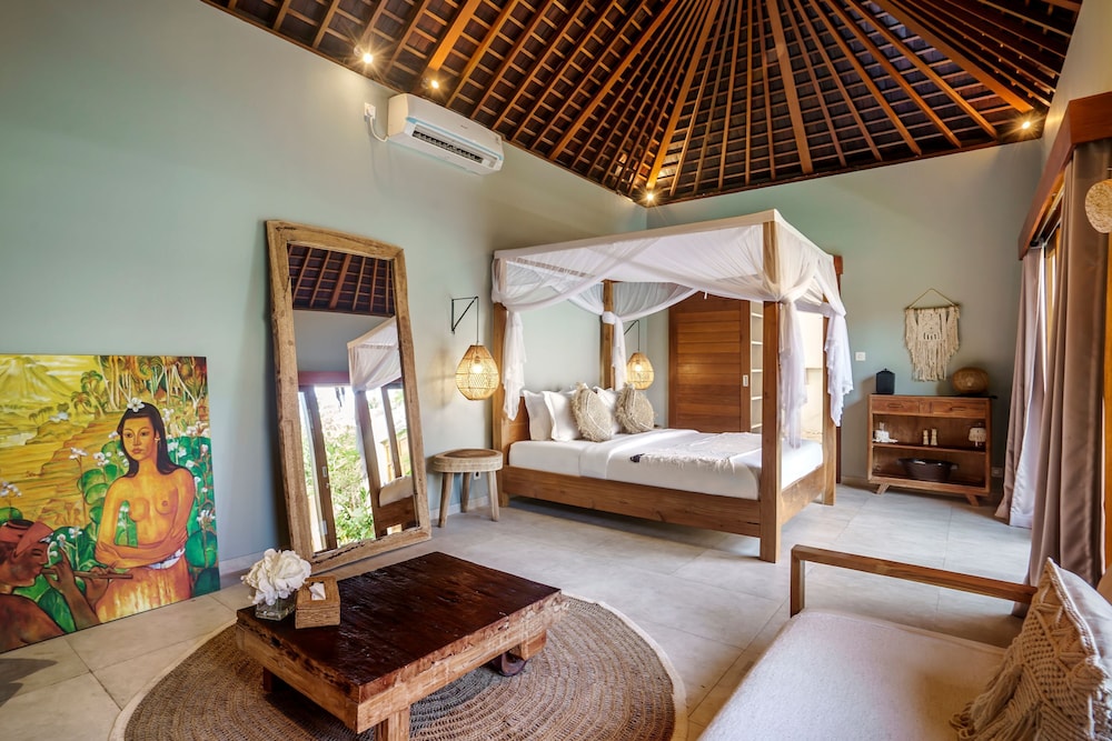 Villa Nabi by Alfred in Bali - New Family 5BR Villa Next to Seminyak Beach