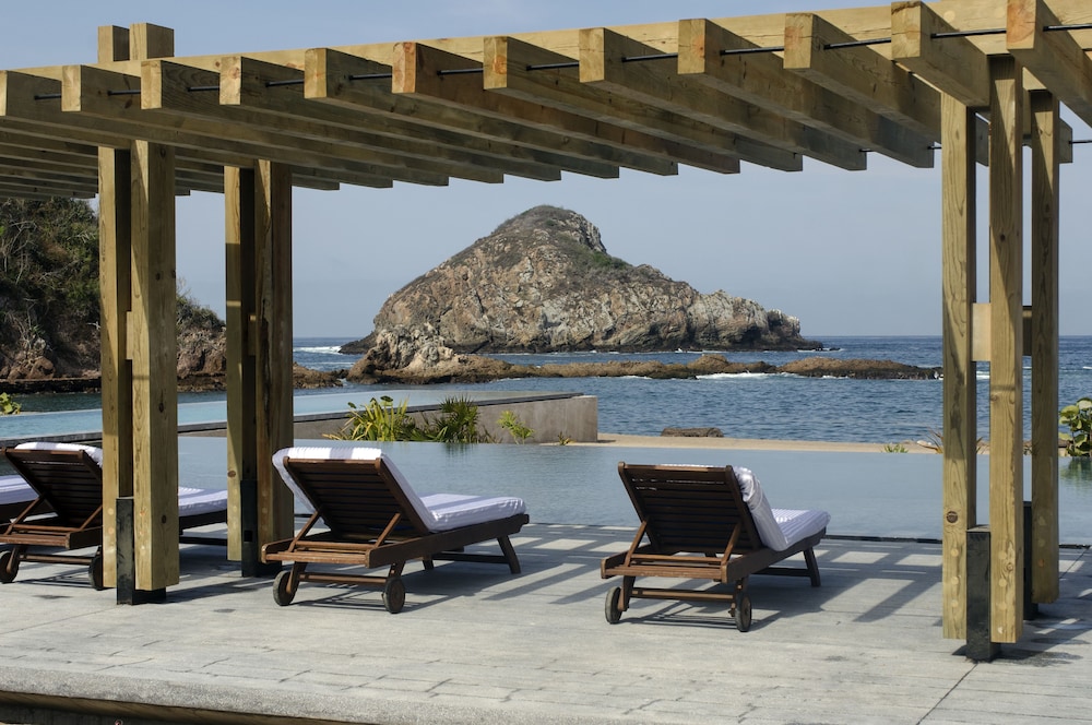 El Careyes Club & Residences