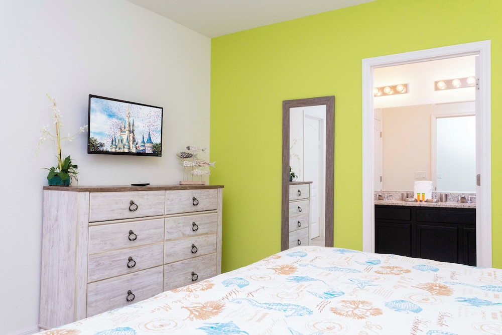 Marvelous 7 Bd w/ Pool Close to Disney @ Solterra 6086