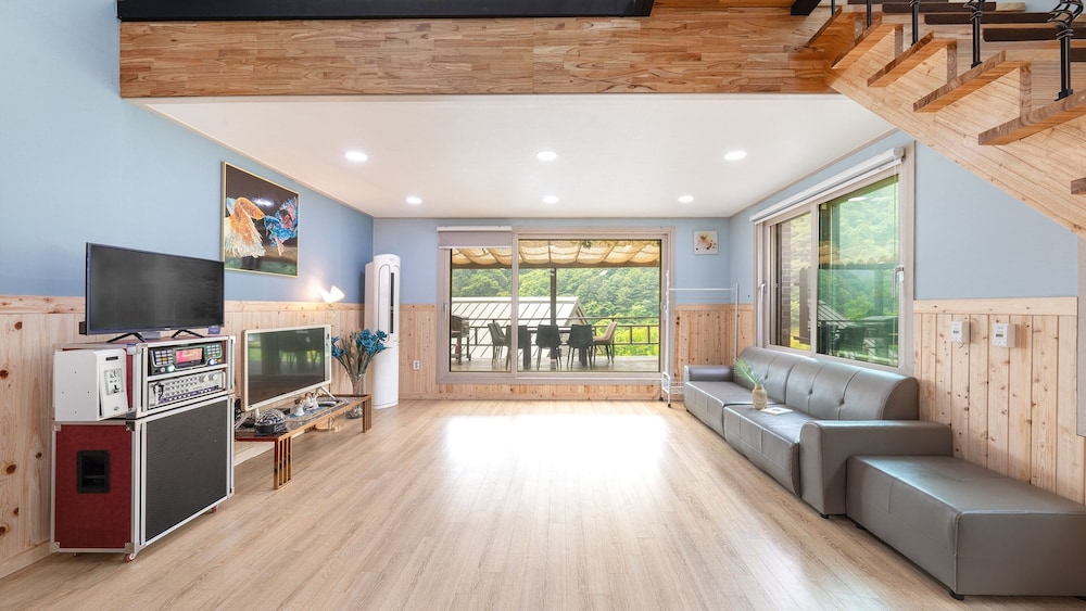 Gapyeong On The Hill Pool Villa