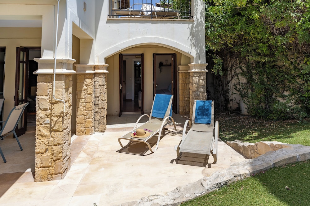 Da02 Adjacent to Aphrodite Hills Pool View