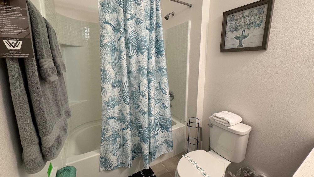 Family Friendly 12bd w Jacuzzi Veranda Palms 4401