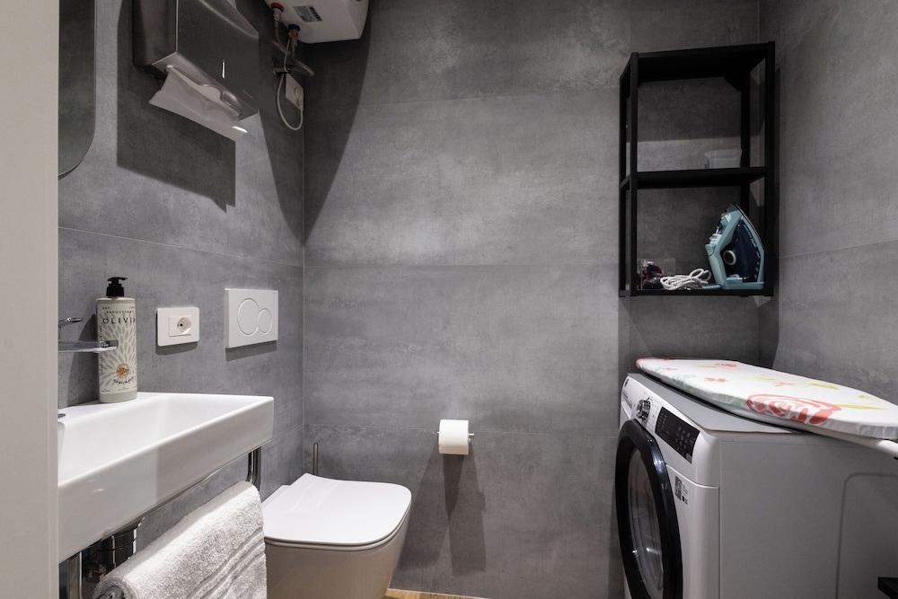 Style & Stone Guest House
