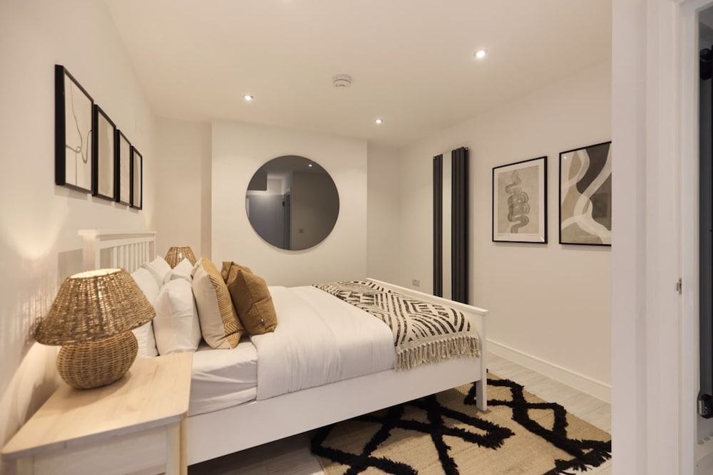 The Kingswood Place - Modern 2bdr With Terrace
