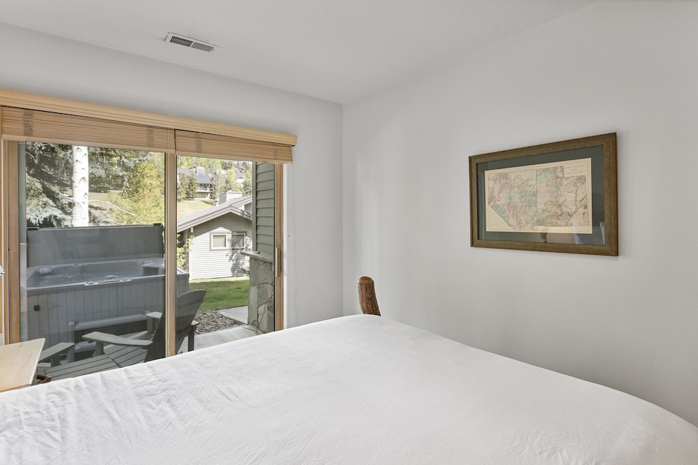 Boulder Creek at Deer Valley Resort - Three Bedroom Condo with Hot Tub #1119 3 Condo