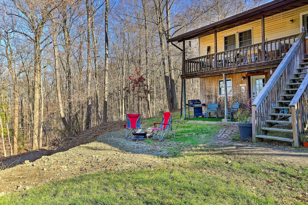 Charming Beacon Apt w/ Fire Pit: Near Hiking! - Property Image 7