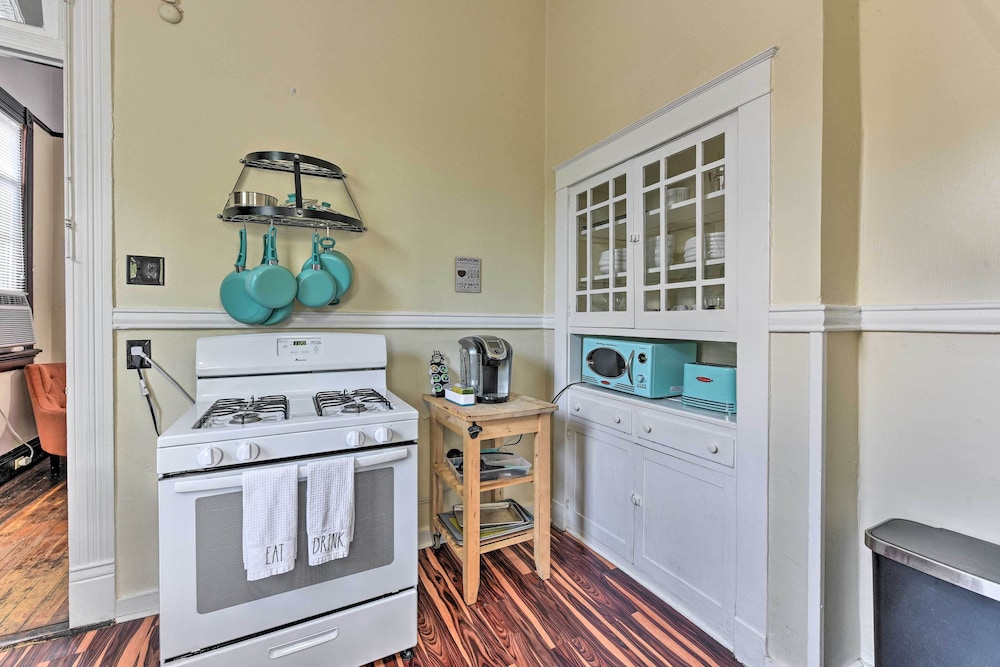 Charming New Orleans Home < 3 Mi to Bourbon St view 3