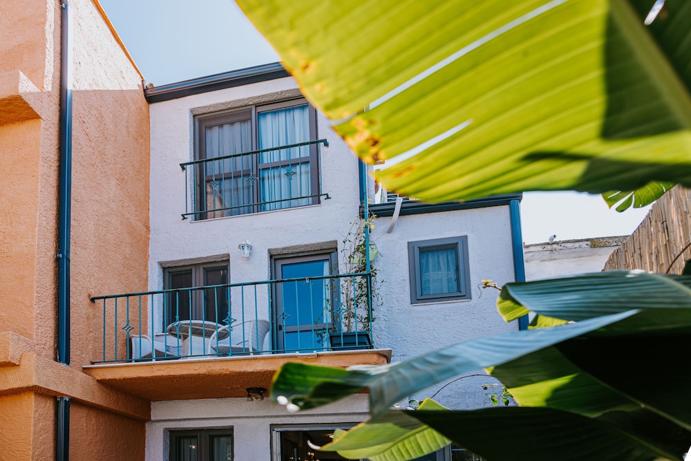 ALAZ URLA ROOMS