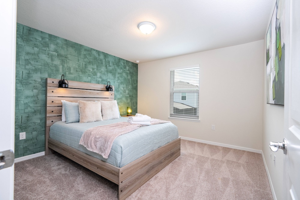 Windsor Cay 7BR Water Park Free
